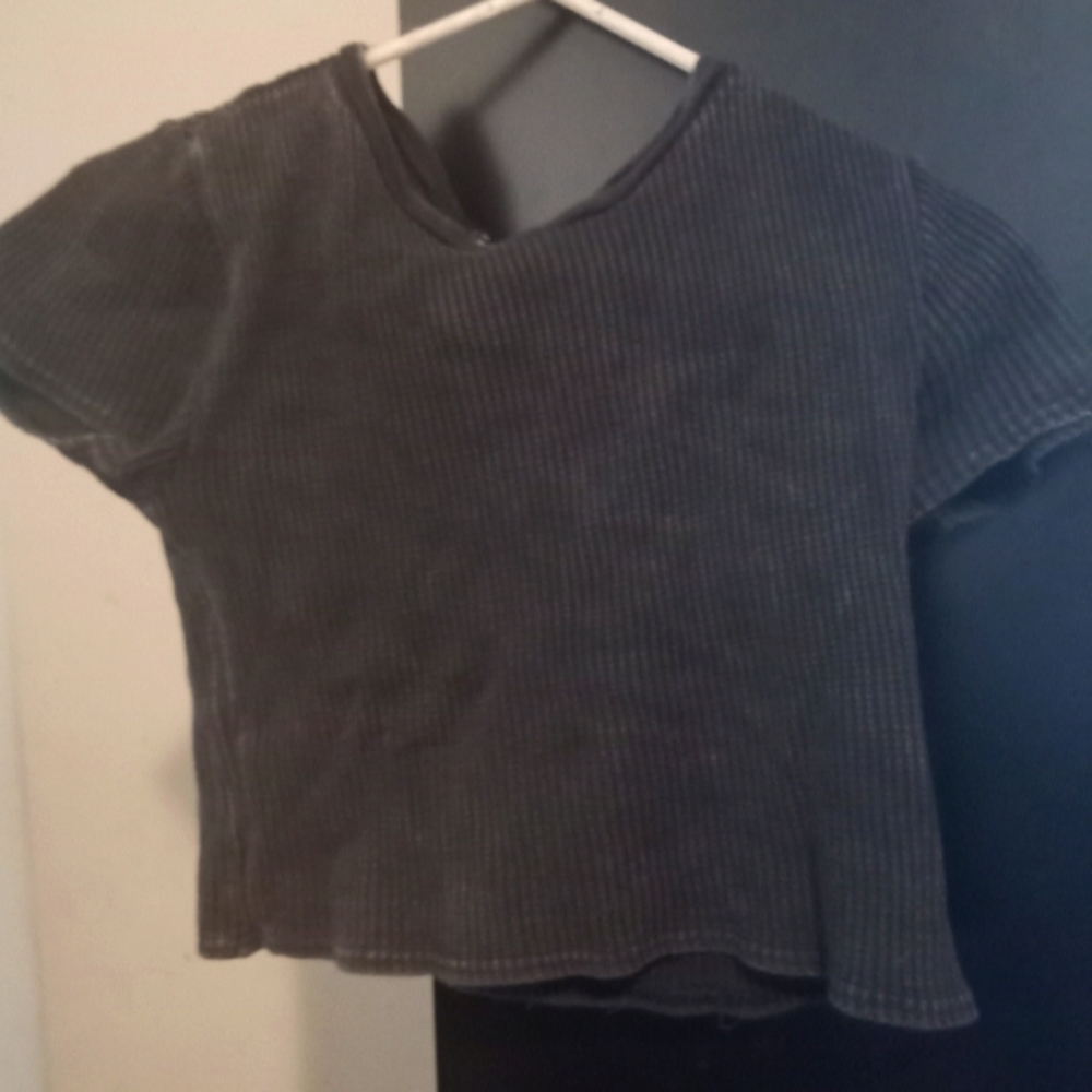 Teen girls black Forever 21 crop top